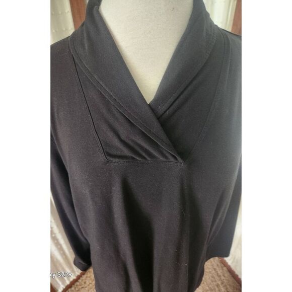 T2 D & Co Essentials black top - Picture 8 of 10